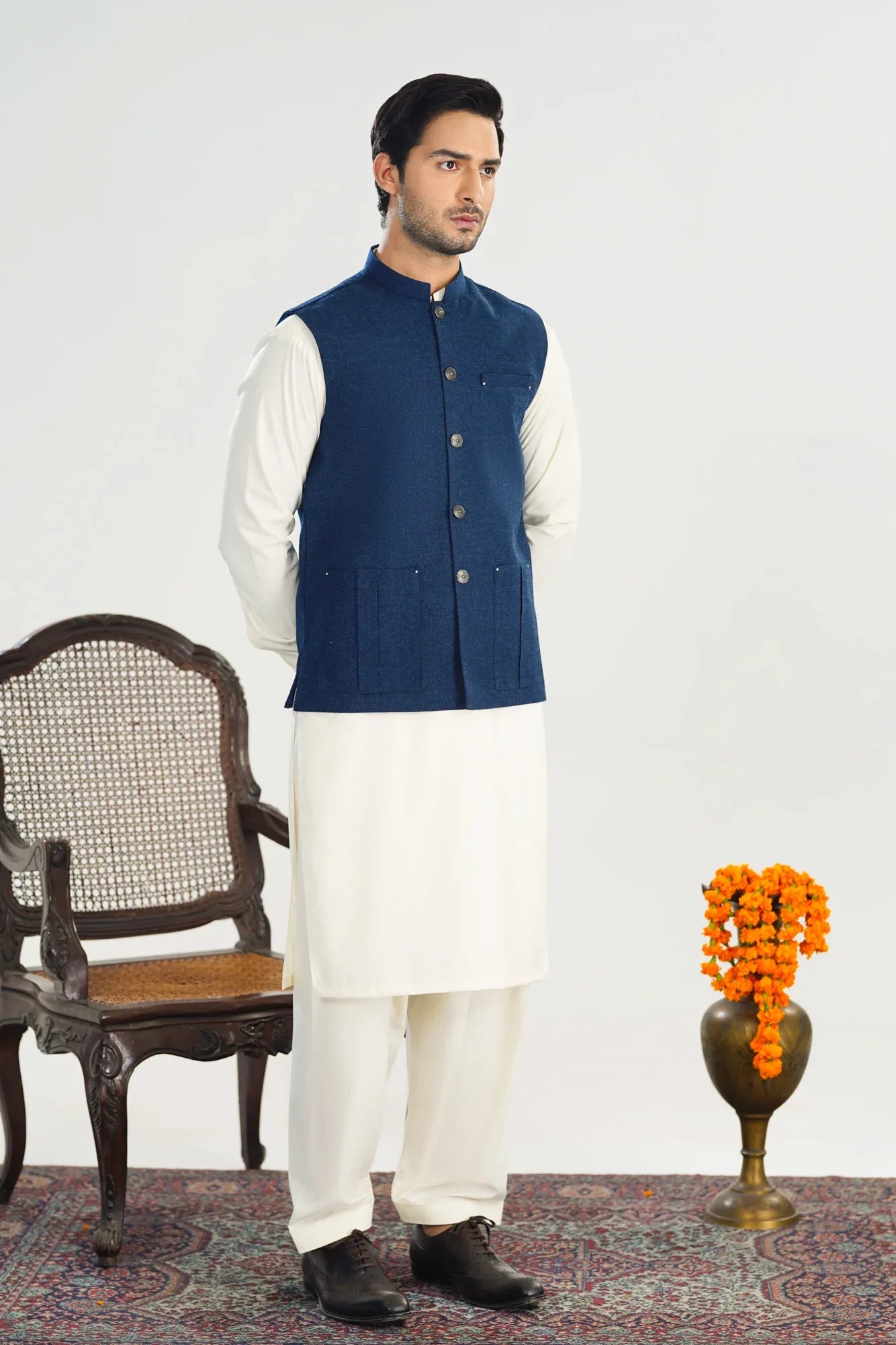 Midnight Blue Wool Waistcoat - Straigth Cut - Men - Muraqsh -- Menswear