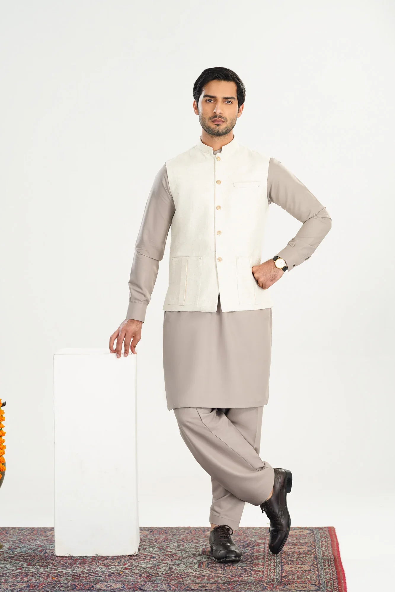 Off White Handloomed Khaddar Waistcoat - Straigth Cut - Men - Muraqsh -- Menswear