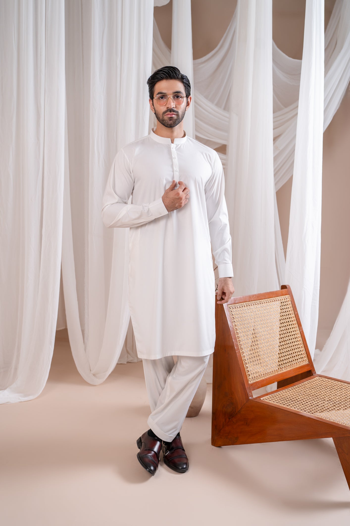 Off White kameez shalwar