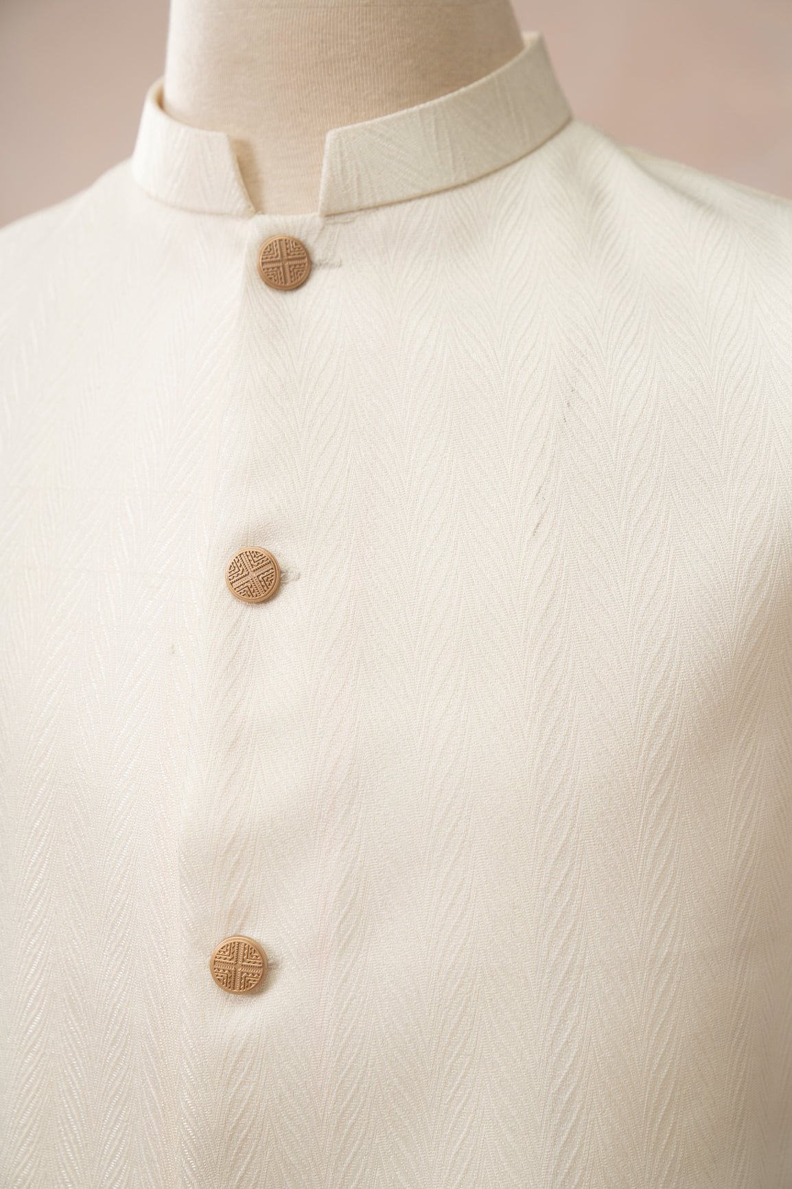 Off White Jamawar Textured Waistcoat - Men