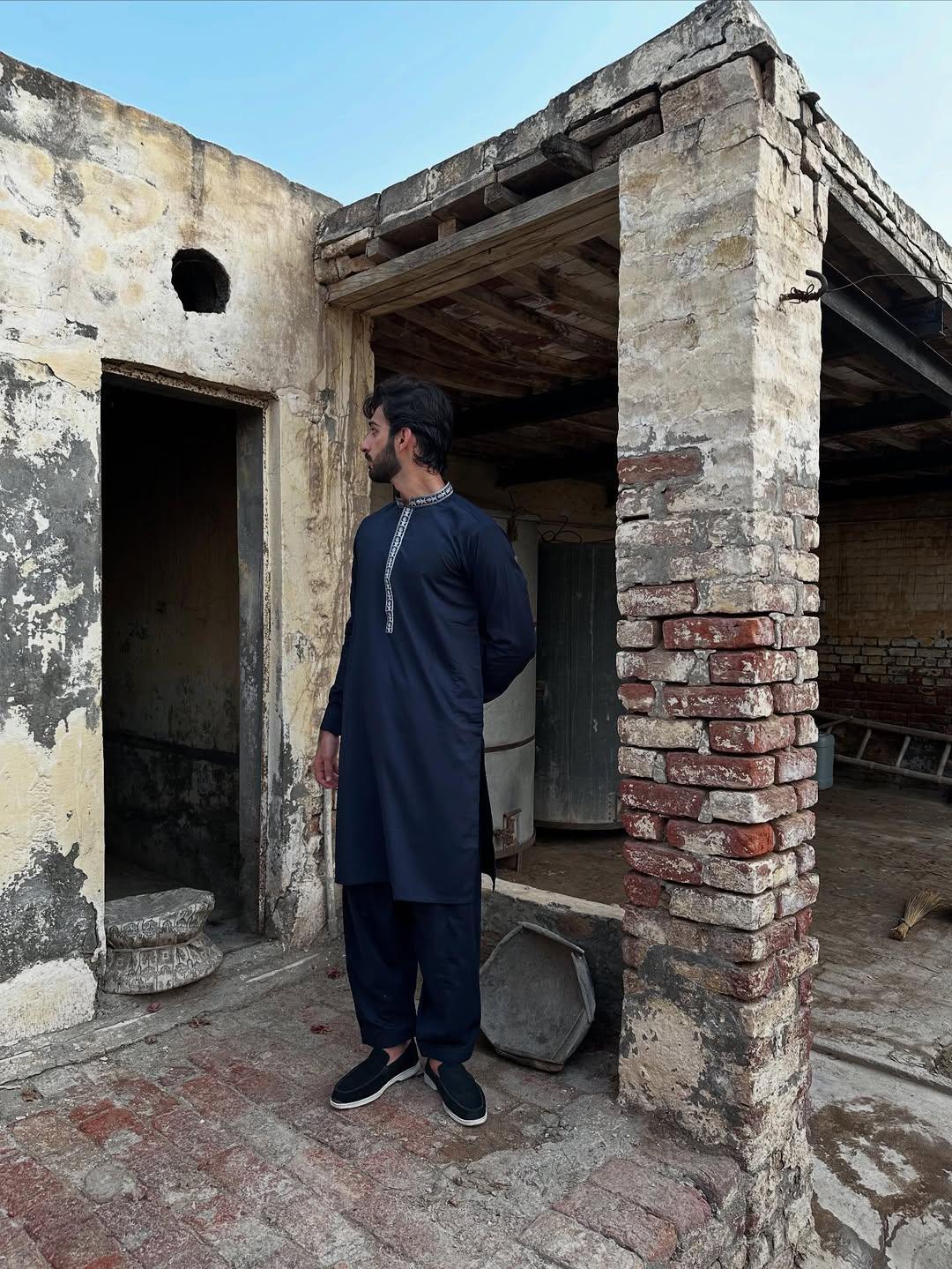 Formal Navy Blue Kurta Shalwar - Collar Neck Embroidered - Men - Muraqsh -- Menswear