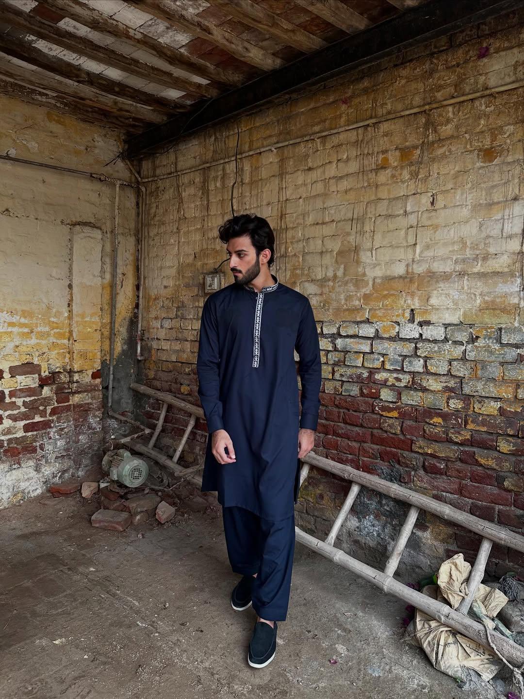 Formal Navy Blue Kurta Shalwar - Collar Neck Embroidered - Men - Muraqsh -- Menswear