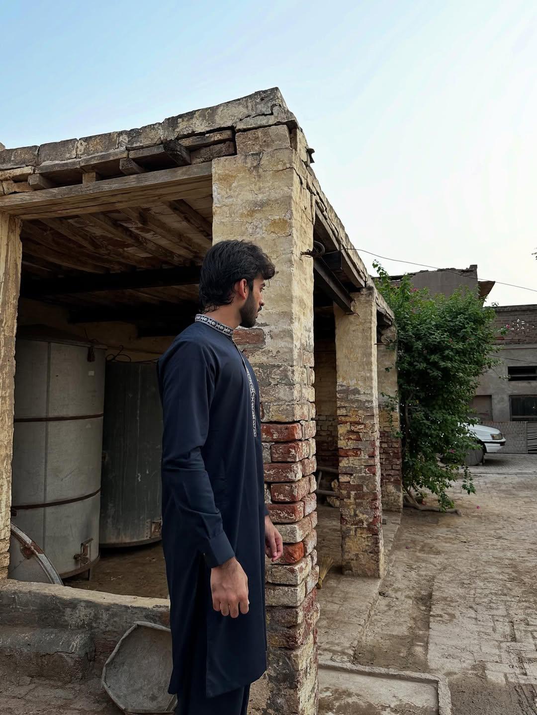 Formal Navy Blue Kurta Shalwar - Collar Neck Embroidered - Men - Muraqsh -- Menswear