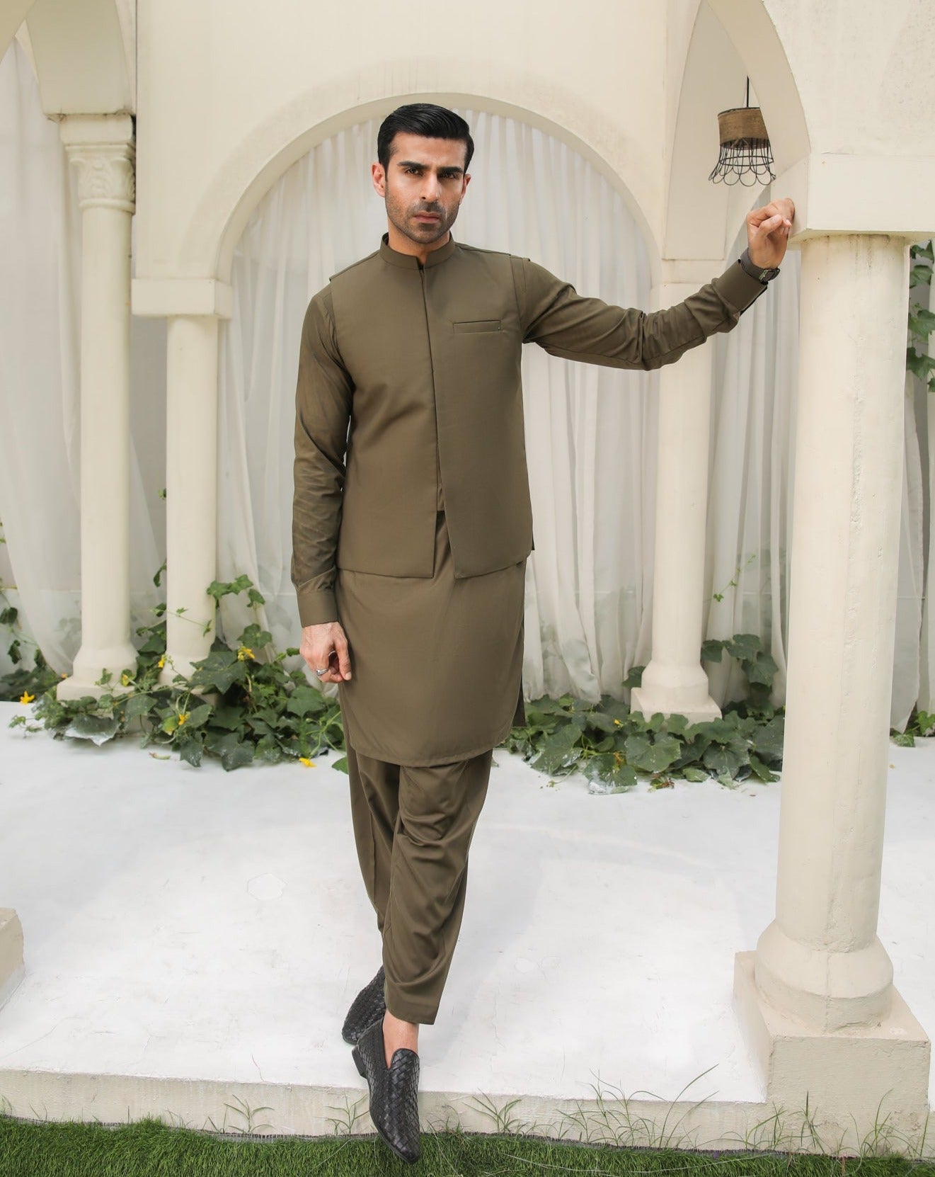 Green Shalwar Kameez With Waistcoat Worldwide Shipping Muraqsh green-shalwar-kameez-with-waistcoat-worldwide-shipping-muraqsh