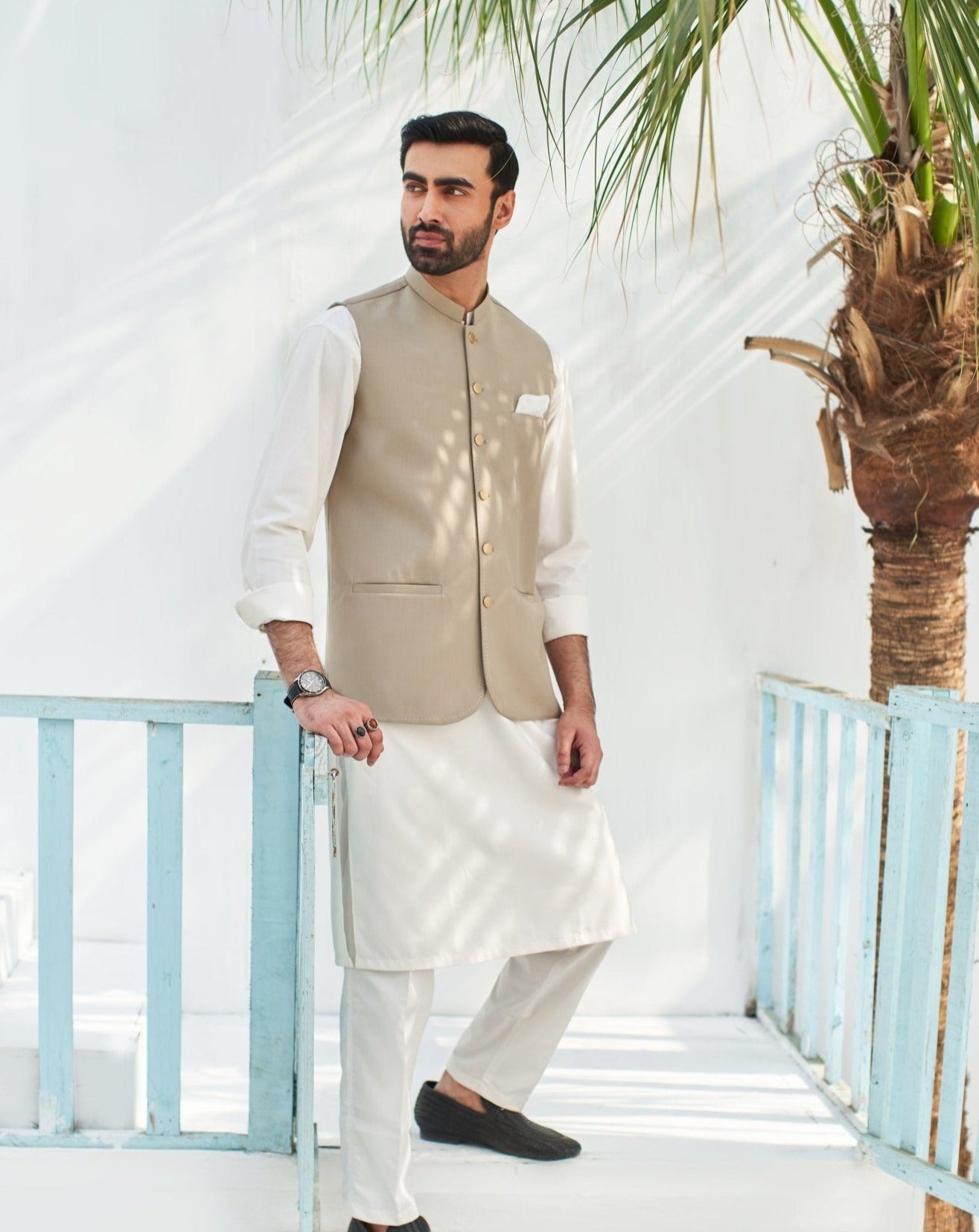 Beige on White - 3PC - MuraqshMuraqsh Man