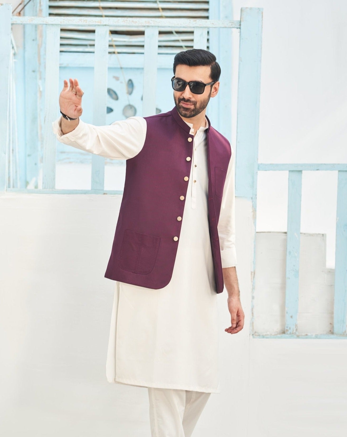 Burgundy on Off White - 3PC - MuraqshMuraqsh Man