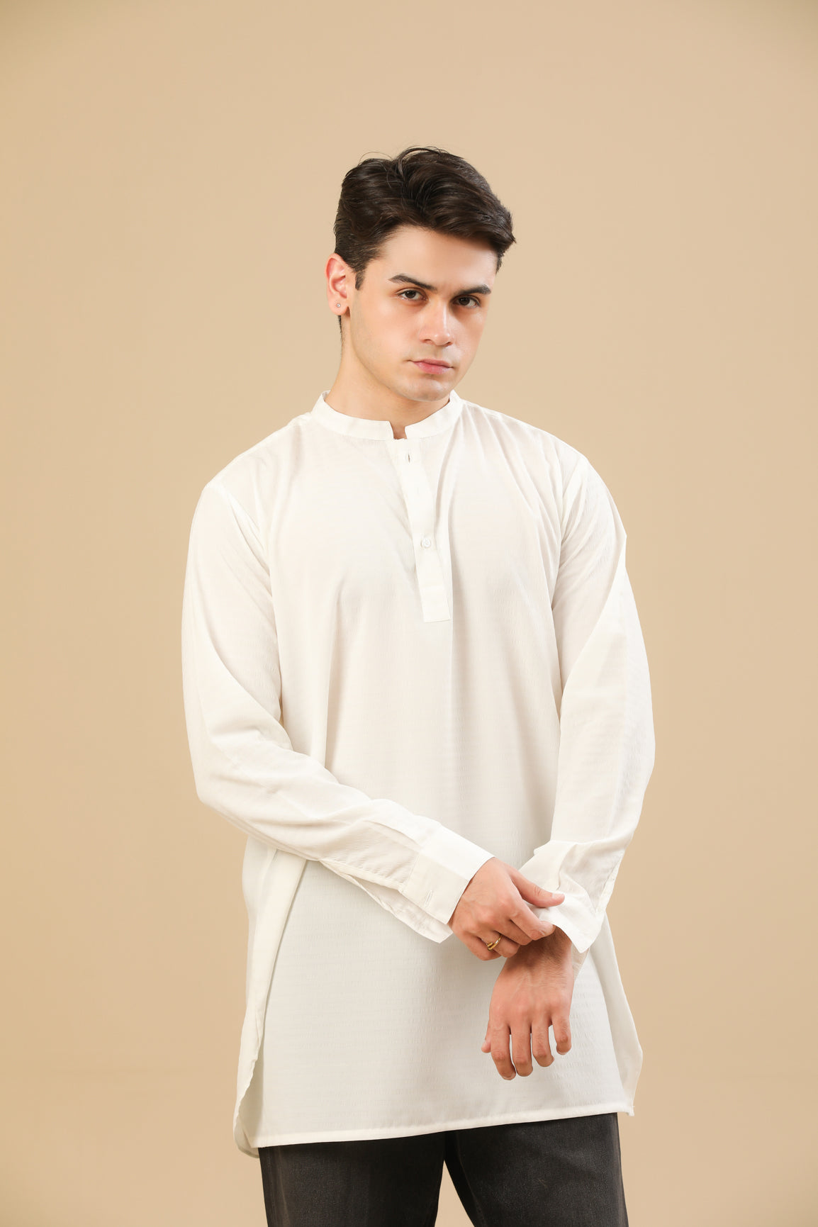 Off White Textured Short Kurta - Men